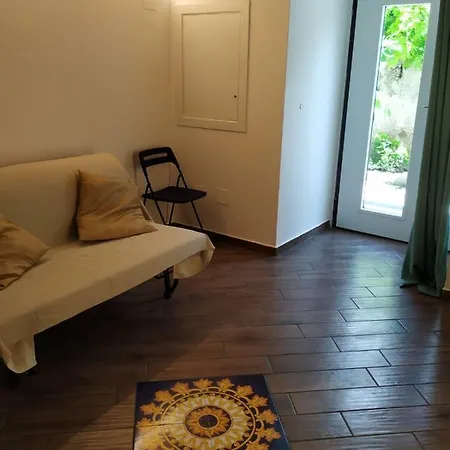 L & F Apartment's 度假居 米诺利