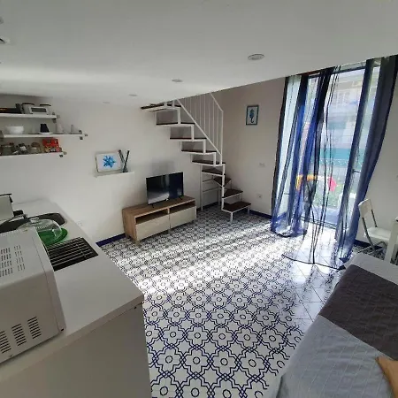 度假居 L & F Apartment's 米诺利